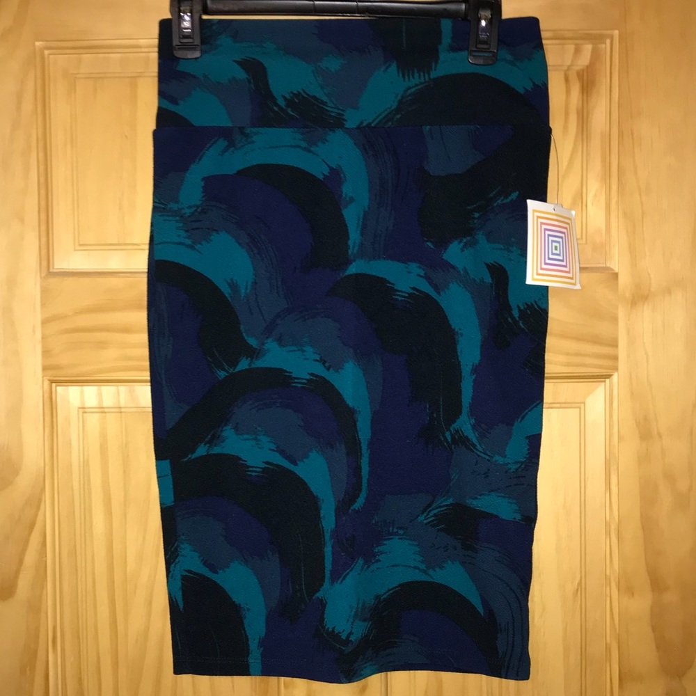 Beautiful Lularoe Cassie pencil skirt,size small